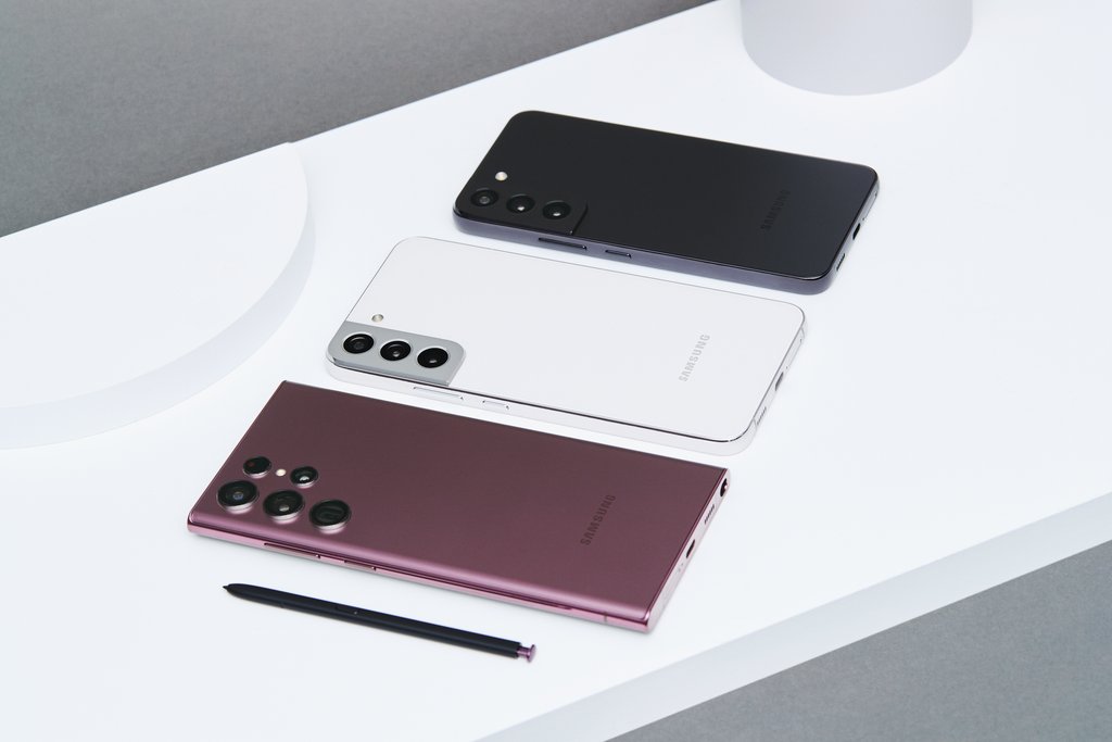 Galaxy S22 (S901B)